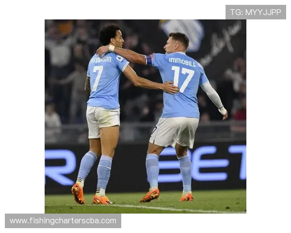 意甲历史首次裁判现场播报VAR结果并解释拉齐奥进球越位判定