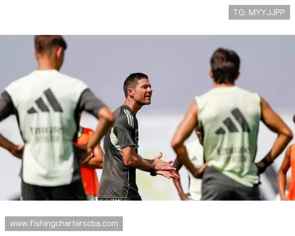 楚阿梅尼分享补水暂停期间阿隆索强调提高强度的重要性